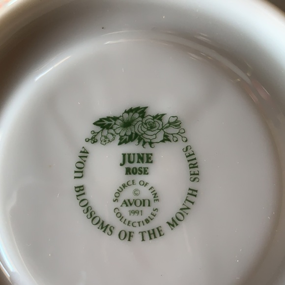 Tea cup n saucer - Picture 3 of 4